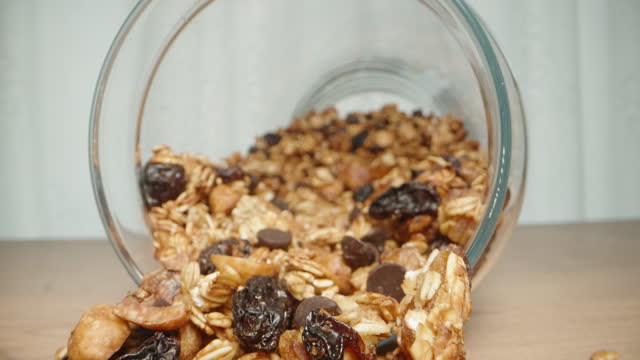 Granola Granary: 5 Ways to Incorporate Granola into Your Family's Meal Plan